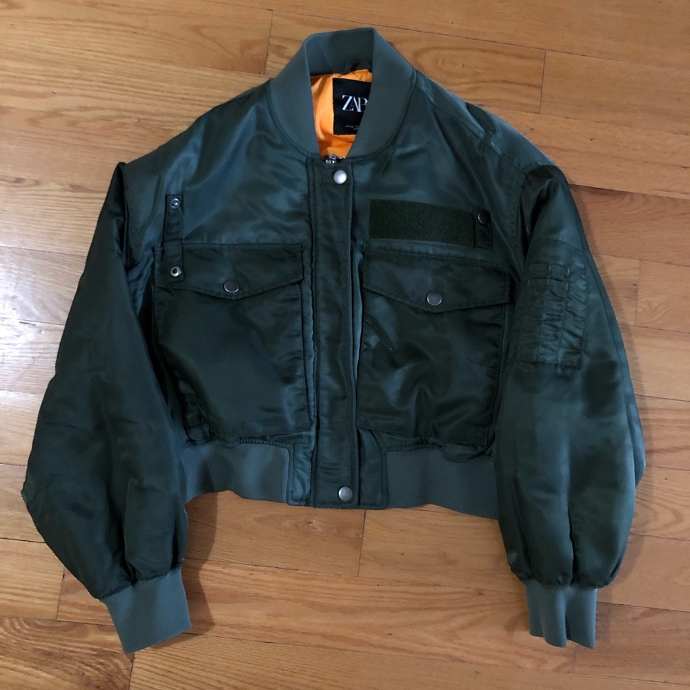 EUC ZARA BOMBER JACKET SIZE L-XL (fits like S-M)